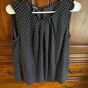 Jones New York Navy Polka Dot Sleeveless Blouse – Size M